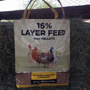 Recycled feed bag tote!🦆🌾🐓